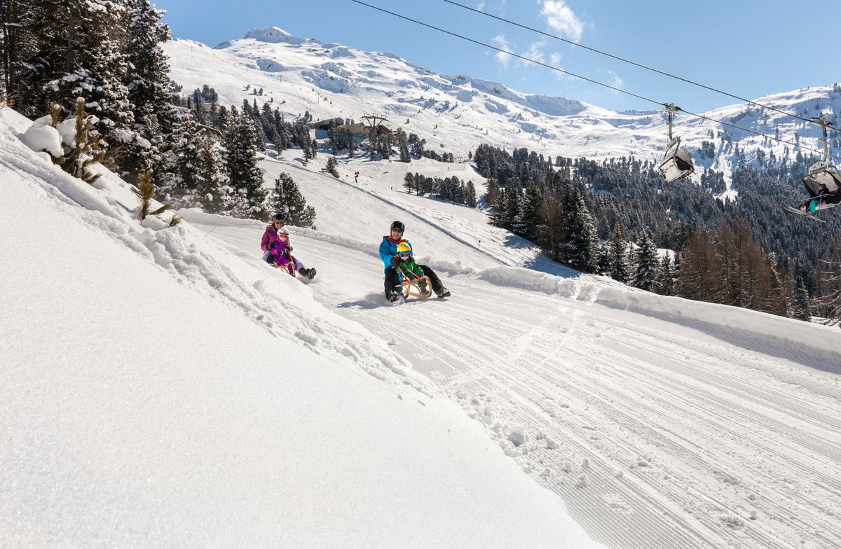 Spielplatz-Schnee-(c)-Ropert-Pupeter-(11).jpg